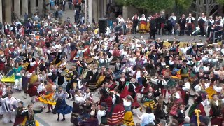 La Plaza Mayor testigo una vez más del homenaje a la jota burgalesa [upl. by Blanchette]