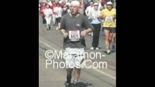 PIM Prague International Marathon 🔴Ludmila Šunováslovenská běžkyně v lidovém kroji [upl. by Yral234]