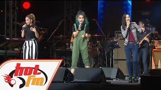 Kaka Sandra amp Sissy Imann  Wajah Rahsia Hati LIVE  HotKoolJam [upl. by Sayles311]